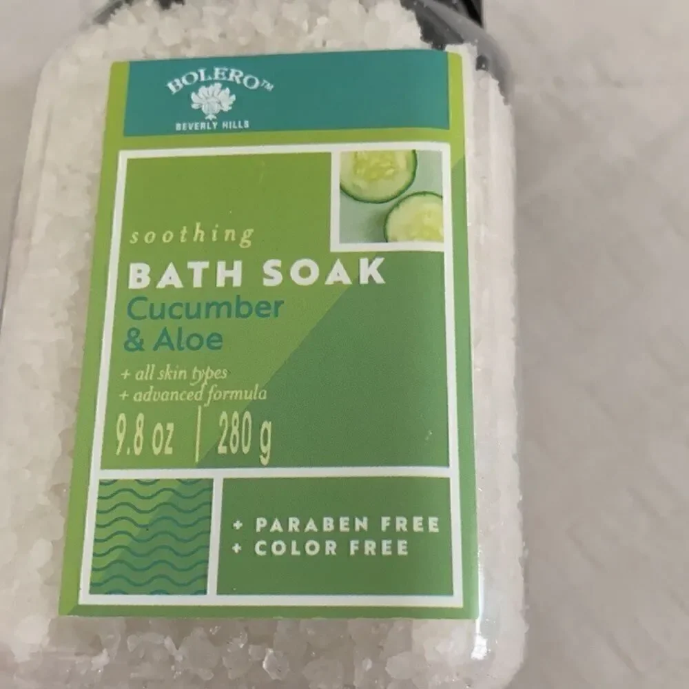 NWT Bundle (4) Aromatherapy Bath Salts